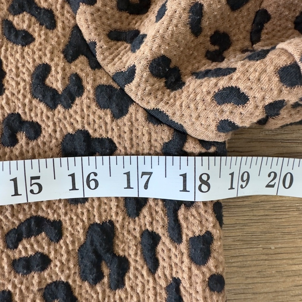 Anthropologie THML Leopard Print Textured Short Puff Sleeve Top-Women's Size S - Picture 4 of 8